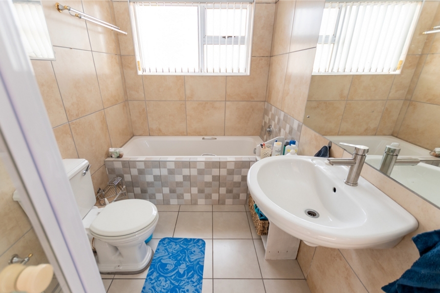 3 Bedroom Property for Sale in Laaiplek Western Cape